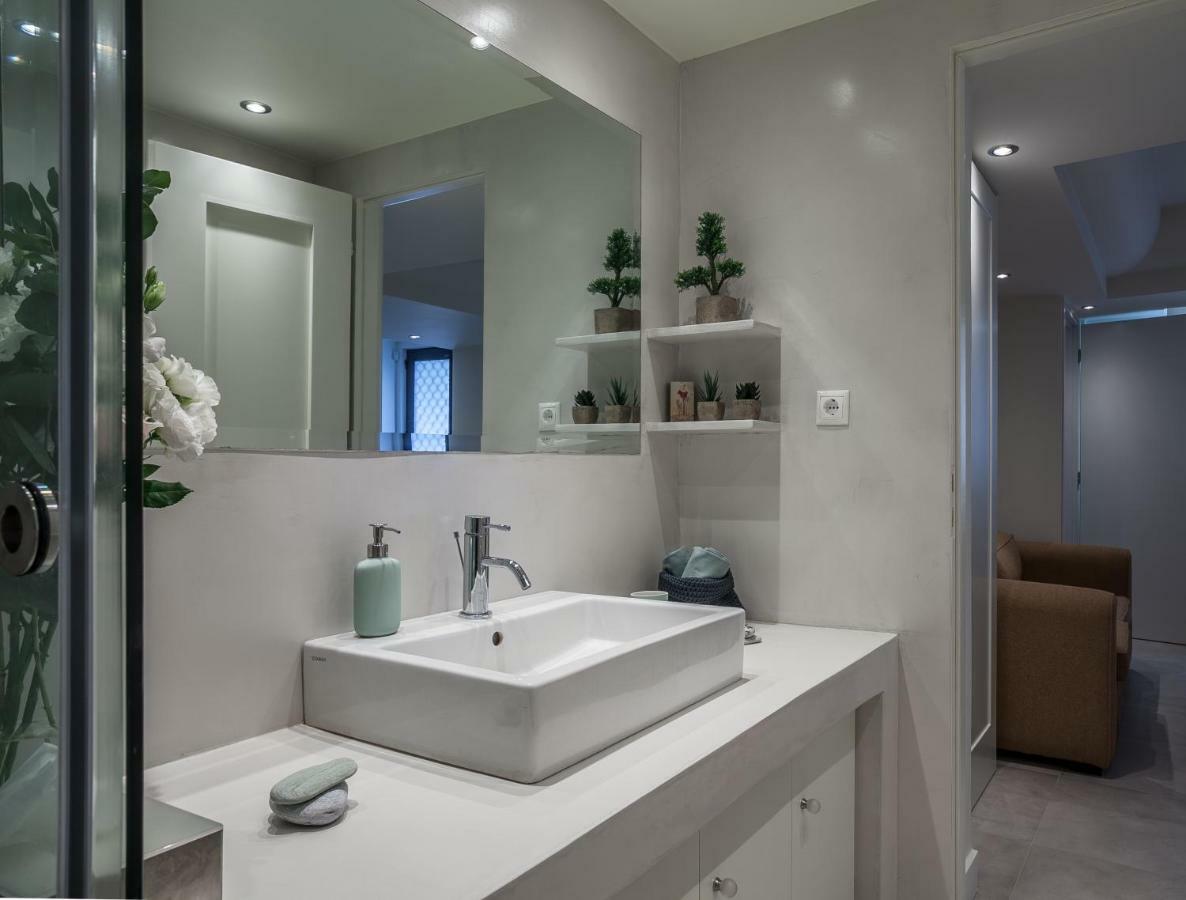 Apartamento Right Under The Acropolis Atenas Exterior foto