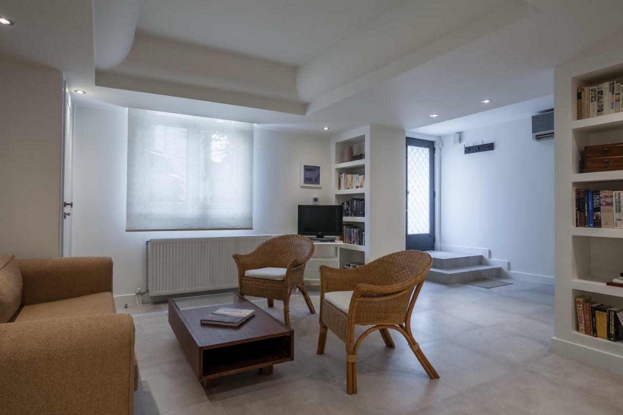 Apartamento Right Under The Acropolis Atenas Exterior foto